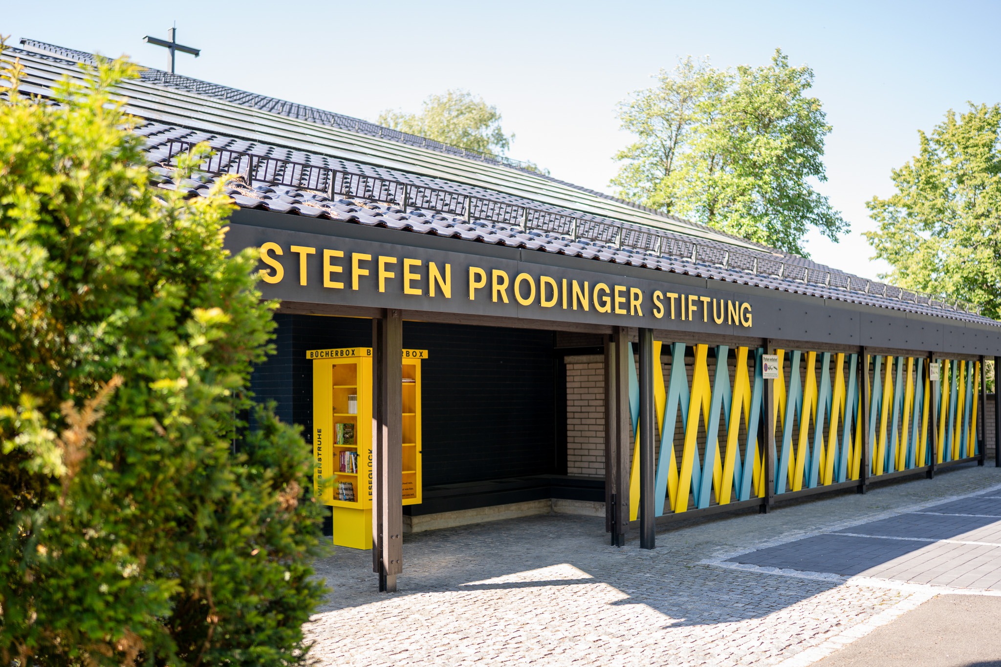 Außenansicht des Stiftungszuhause: Die ehemalige St. Lukas Kirche in Coburg-Ketschendorf
